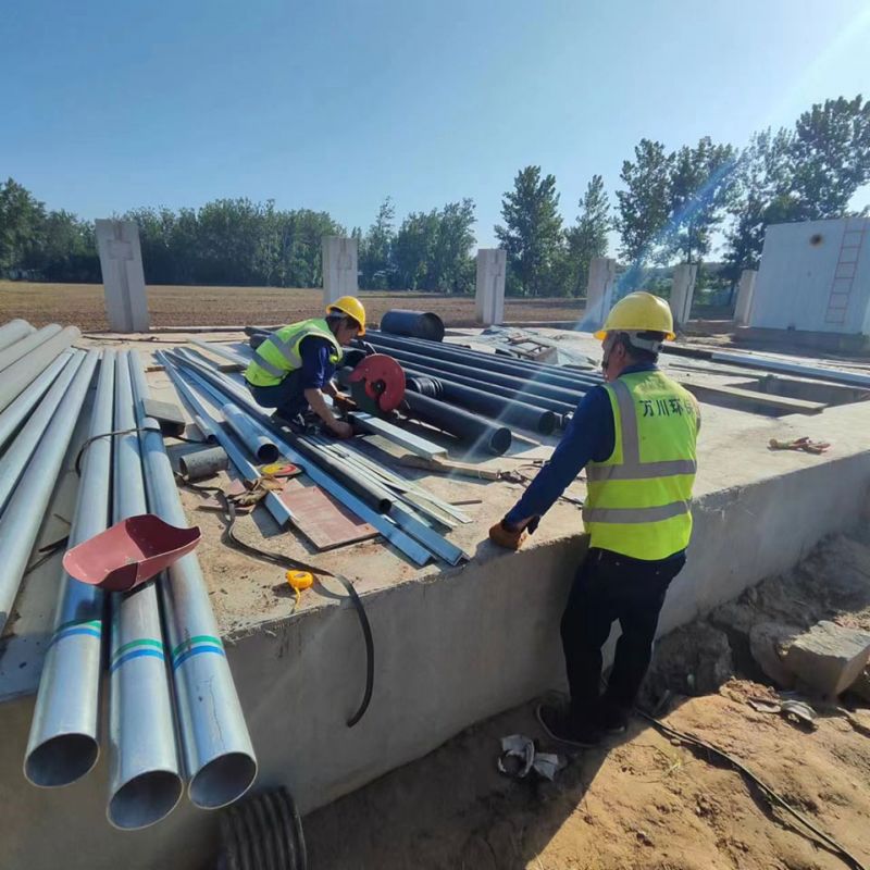 烈日高溫 萬川環保員工奮戰工地保(bao)進度